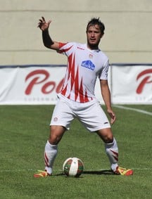 SEBASTIAN MLADEN RESTA AL CENTRO DELLA DIFESA BIANCOROSSA
