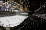 DER FC SÜDTIROL BEIM HOCKEY CLUB BOZEN FOXES